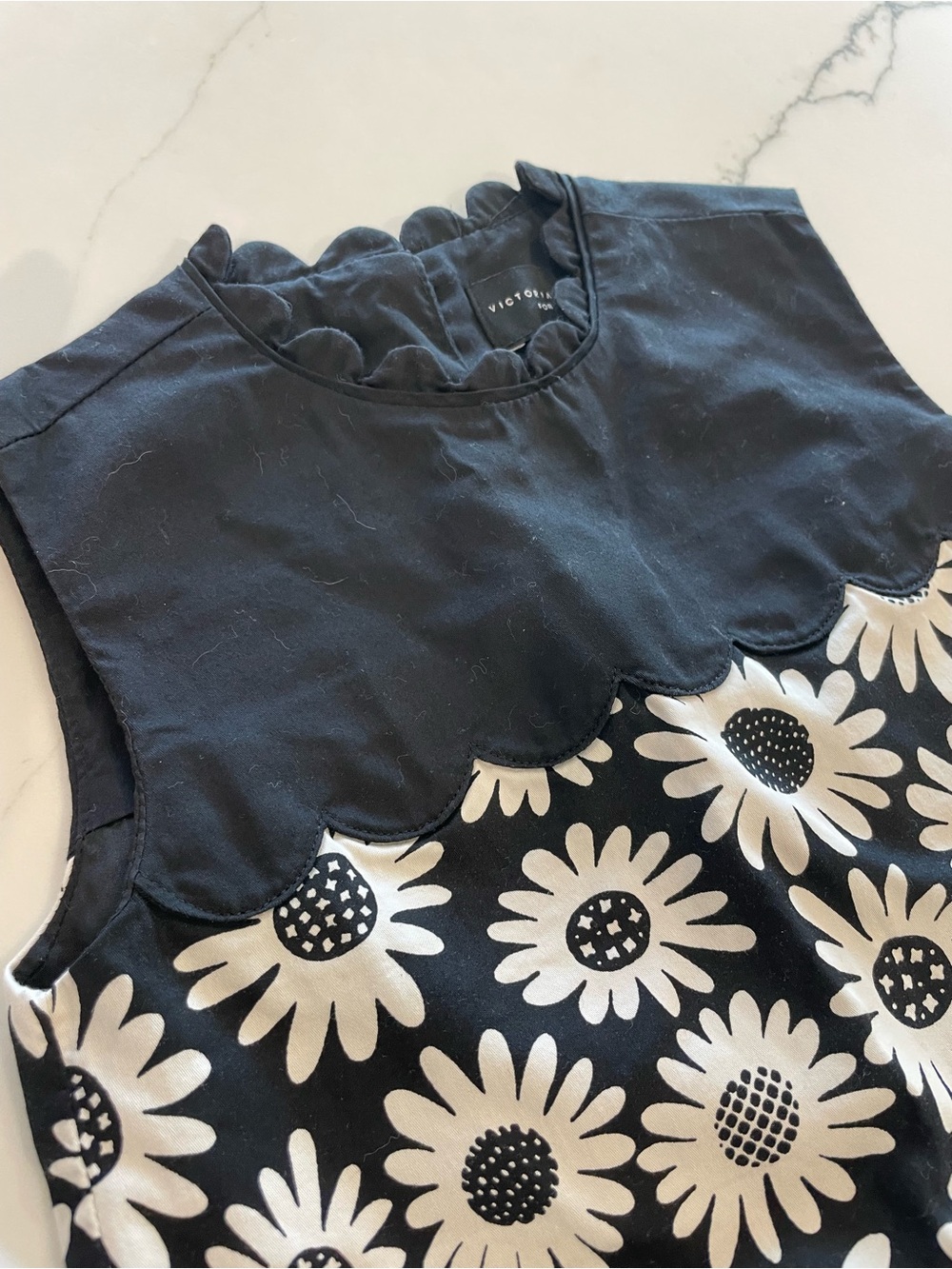 Victoria Beckham Girls Black n White Daisy Print Dress - Picture 2 of 10